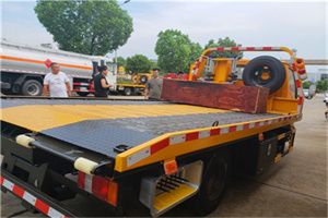 连南附近拖车电话号码服务