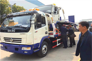 连南汽车道路救援拖车价格